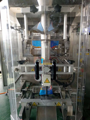 50g 100g Weighing Automatic Vertical Packing Machine For Food Snack