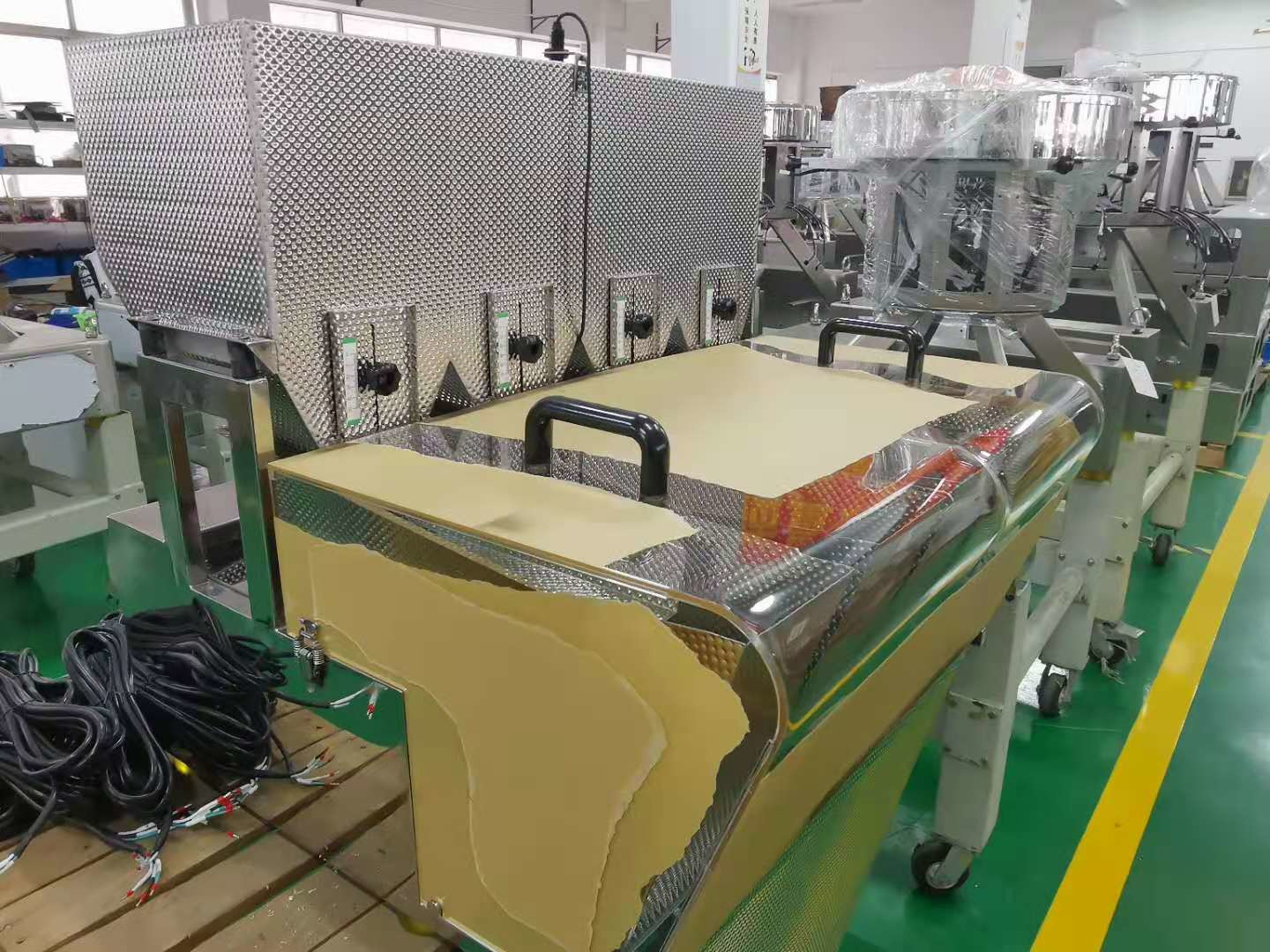 4 Head Linear Weigher 300g 500g 1000g 2000g Weighing For Rice Bean